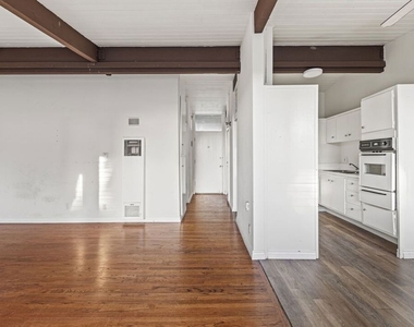 11131 Rose Avenue - Photo Thumbnail 1
