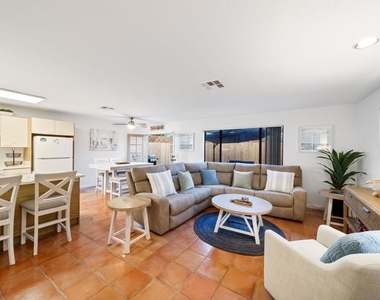 721 Glenview - Photo Thumbnail 21