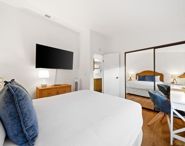 721 Glenview - Photo Thumbnail 10