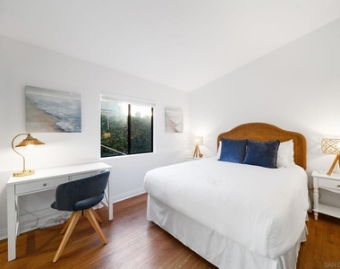 721 Glenview - Photo Thumbnail 4