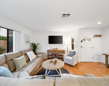 721 Glenview - Photo Thumbnail 23