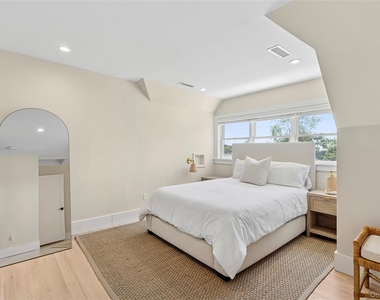 31 Highland Road - Photo Thumbnail 8
