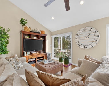 34 Twin Lakes Road - Photo Thumbnail 7