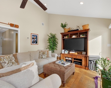 34 Twin Lakes Road - Photo Thumbnail 8