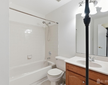 374 Aldeburgh Avenue - Photo Thumbnail 10