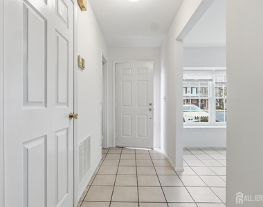 374 Aldeburgh Avenue - Photo Thumbnail 4