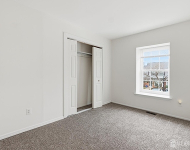 374 Aldeburgh Avenue - Photo Thumbnail 9