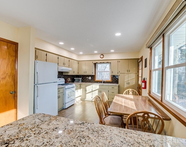 92 Coleman Street - Photo Thumbnail 9