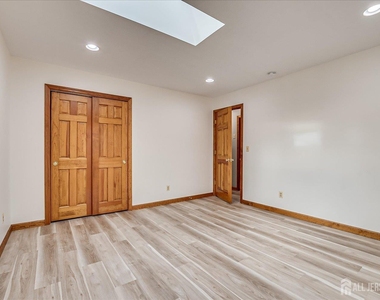 23 Cardownie Street - Photo Thumbnail 17