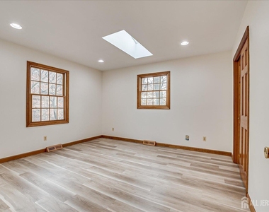 23 Cardownie Street - Photo Thumbnail 16