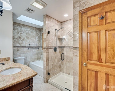 23 Cardownie Street - Photo Thumbnail 20