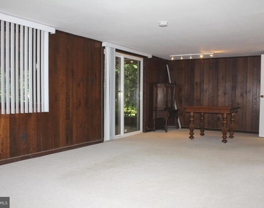 5414 Southport Lane - Photo Thumbnail 10