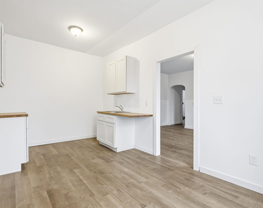 3295 Rochester Street - Photo Thumbnail 6