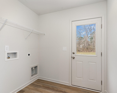 385 Dasu Drive - Photo Thumbnail 5
