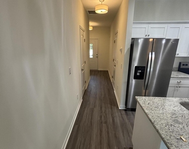 608 S Blackmon Street - Photo Thumbnail 4