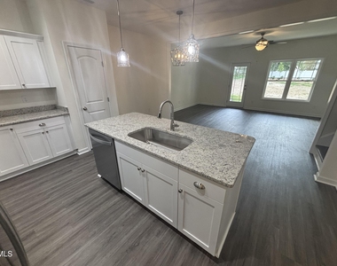 608 S Blackmon Street - Photo Thumbnail 1
