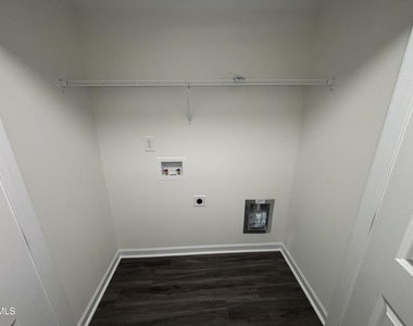 608 S Blackmon Street - Photo Thumbnail 7