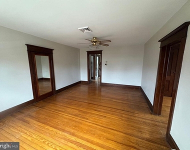 307 Edgewood Avenue - Photo Thumbnail 3