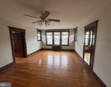 307 Edgewood Avenue - Photo Thumbnail 7