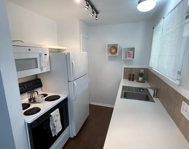 1514 Parker Ln - Photo Thumbnail 10