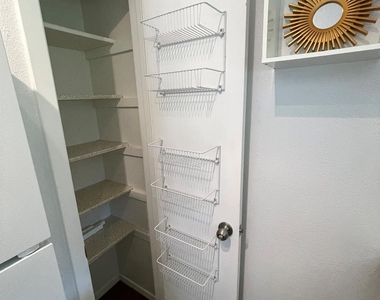 1514 Parker Ln - Photo Thumbnail 12