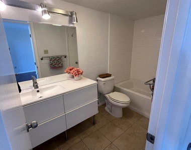 1514 Parker Ln - Photo Thumbnail 7