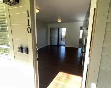 1514 Parker Ln - Photo Thumbnail 14