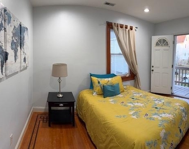 4033 Greenmount Avenue - Photo Thumbnail 16