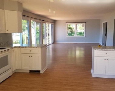 1035 Taylorsville Lane - Photo Thumbnail 9