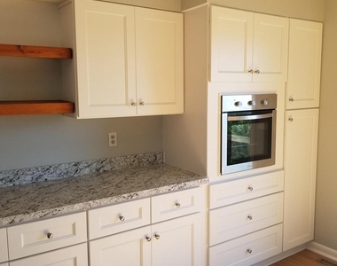 1035 Taylorsville Lane - Photo Thumbnail 10