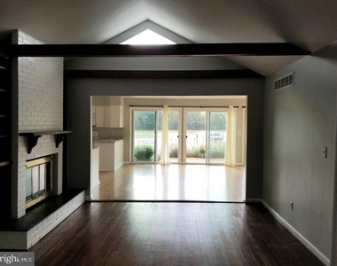 1035 Taylorsville Lane - Photo Thumbnail 11