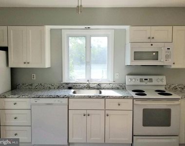 1035 Taylorsville Lane - Photo Thumbnail 7