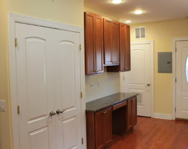 6310 N Rockwell Street - Photo Thumbnail 7