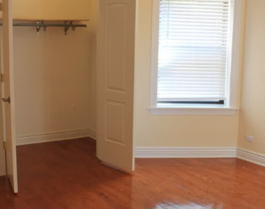 6310 N Rockwell Street - Photo Thumbnail 10