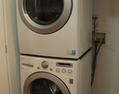 6310 N Rockwell Street - Photo Thumbnail 12