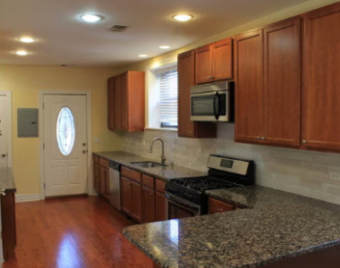 6310 N Rockwell Street - Photo Thumbnail 4