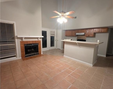 5582 Estates Court - Photo Thumbnail 5