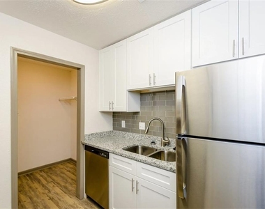 730 Franklin Gateway Se - Photo Thumbnail 1