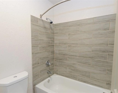 730 Franklin Gateway Se - Photo Thumbnail 8