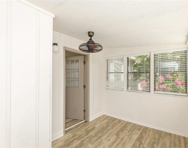 730 Franklin Gateway Se - Photo Thumbnail 5
