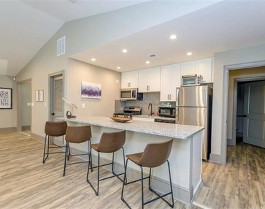 730 Franklin Gateway Se - Photo Thumbnail 14
