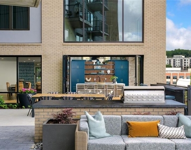 400 Bishop Street Nw - Photo Thumbnail 4