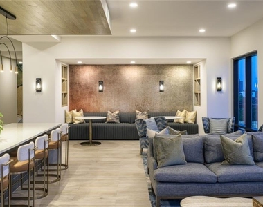 400 Bishop Street Nw - Photo Thumbnail 1