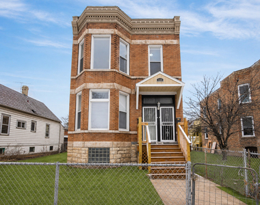 7322 S Langley Avenue - Photo Thumbnail 13