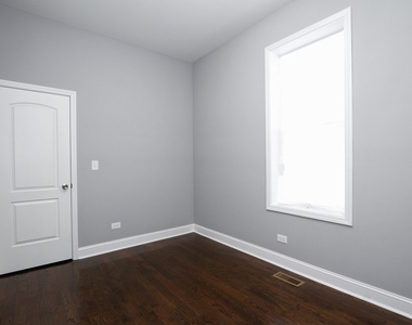 7322 S Langley Avenue - Photo Thumbnail 8