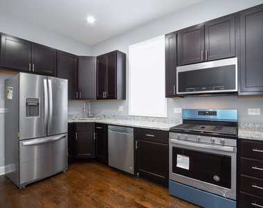 7322 S Langley Avenue - Photo Thumbnail 5