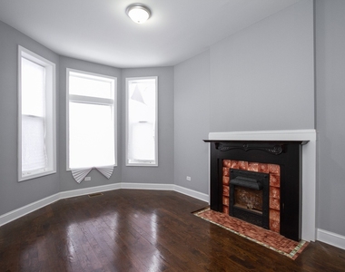 7322 S Langley Avenue - Photo Thumbnail 4