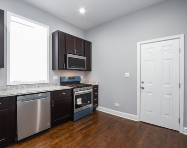 7322 S Langley Avenue - Photo Thumbnail 6