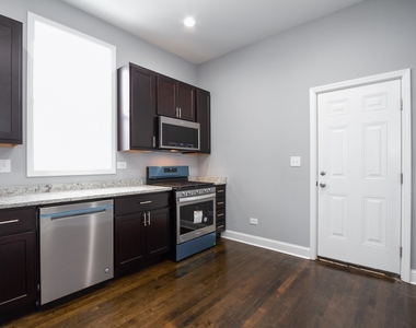 7322 S Langley Avenue - Photo Thumbnail 3