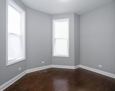 7322 S Langley Avenue - Photo Thumbnail 10